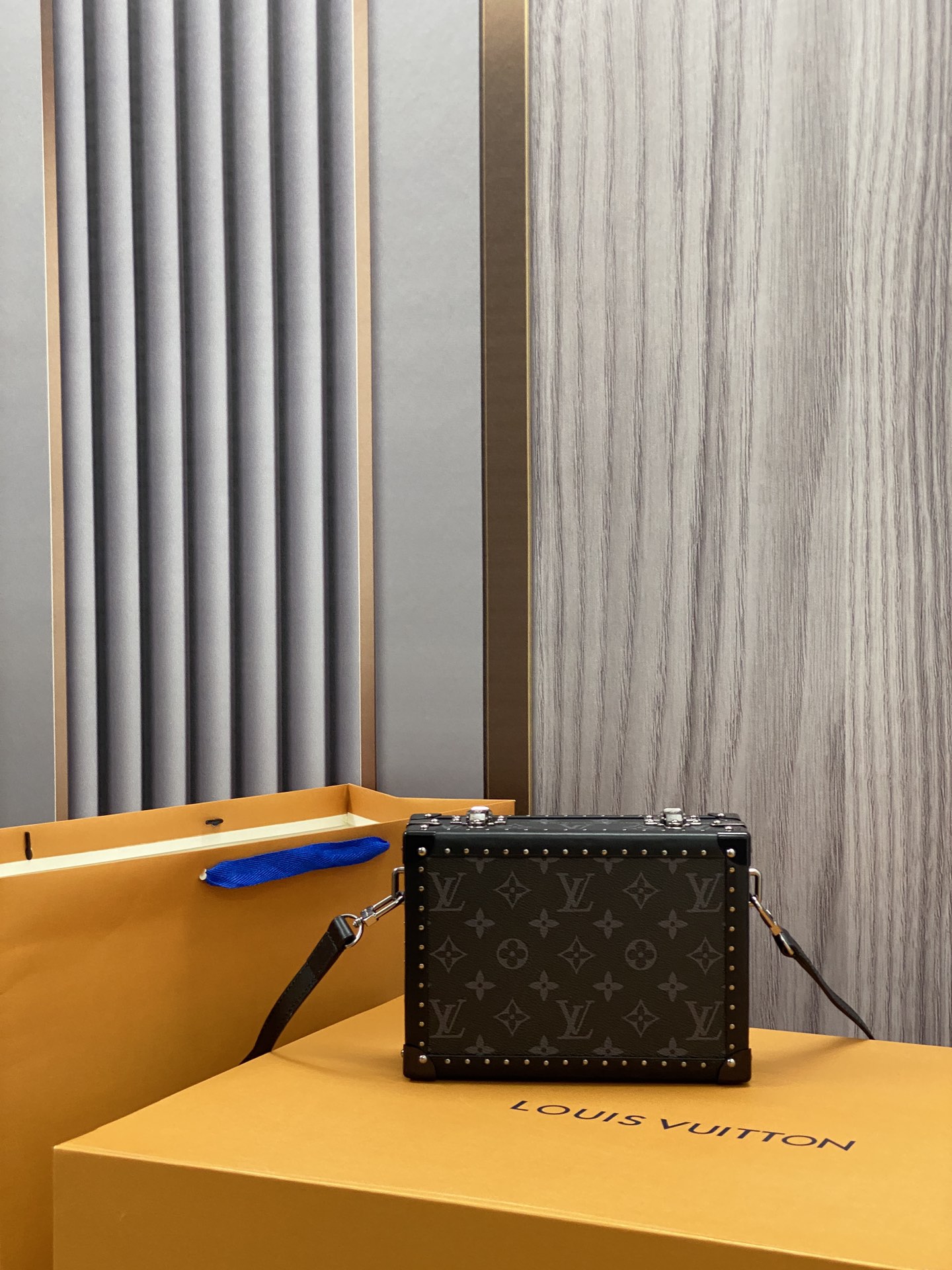 Replica Louis Vuitton Clutch Box M20251