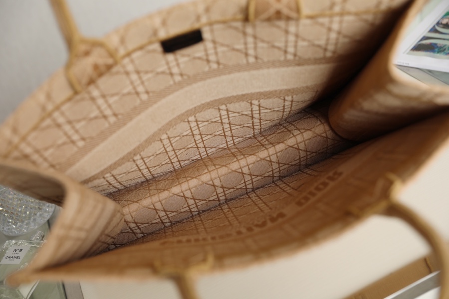 Replica Dior Book Tote Natural Cannage Raffia - Image 4