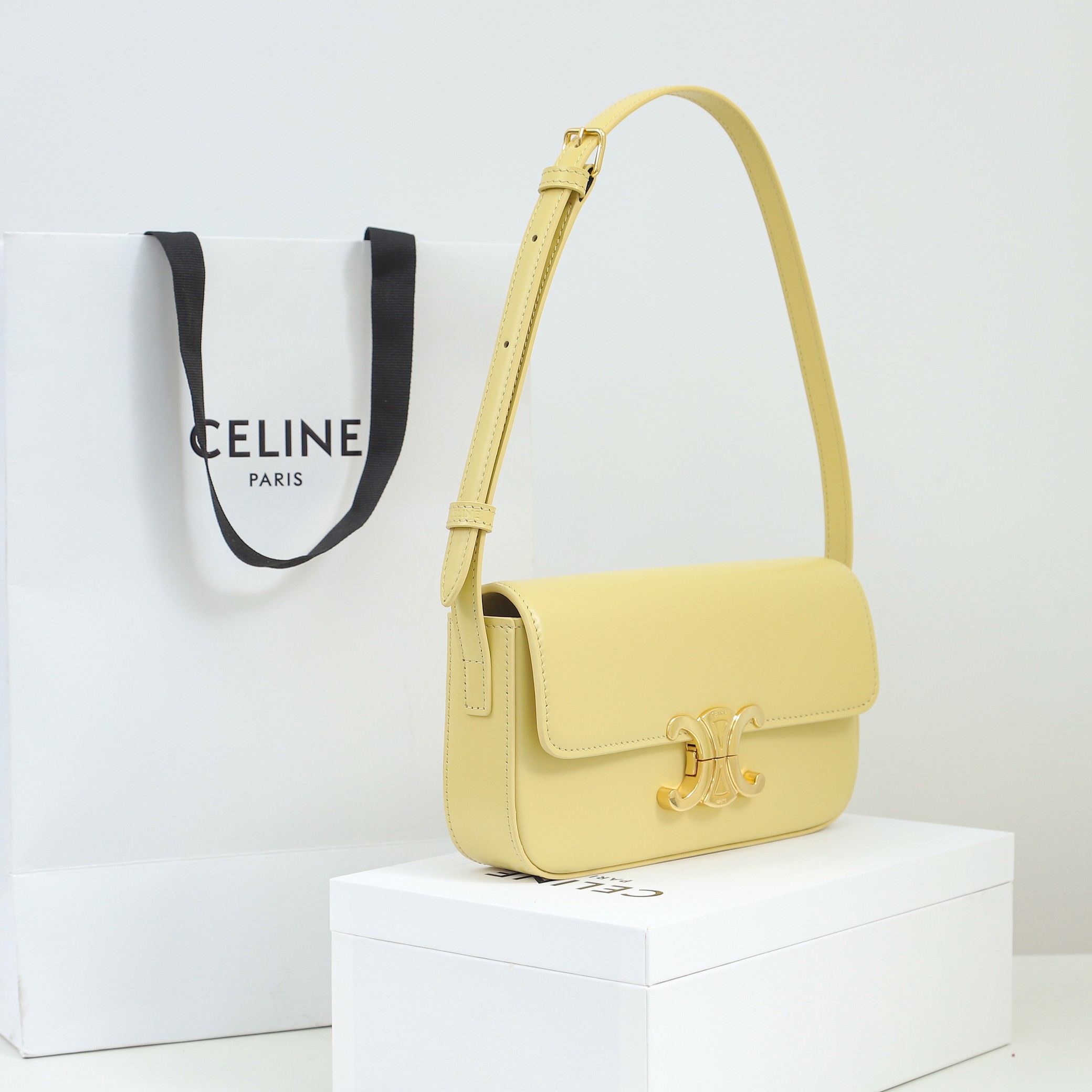Replica Celine Shoulder Bag Triomphe In Shiny Calfskin Yellow - Image 8