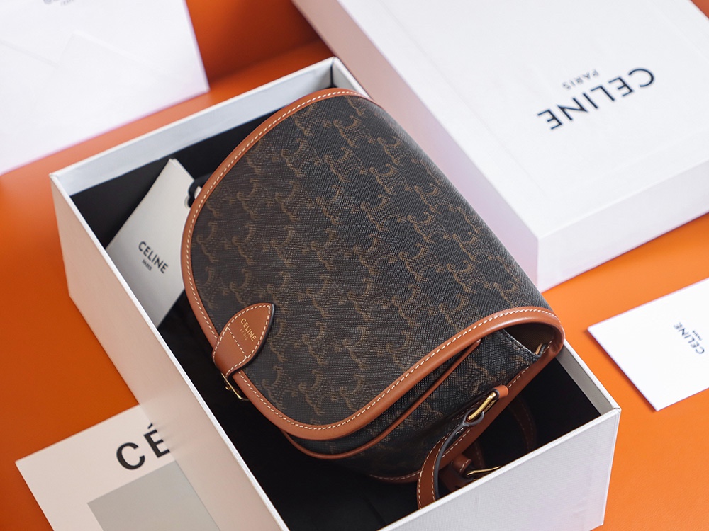 Replica Celine Medium Folco Bag In Triomphe Canvas And Calfskin - Image 4
