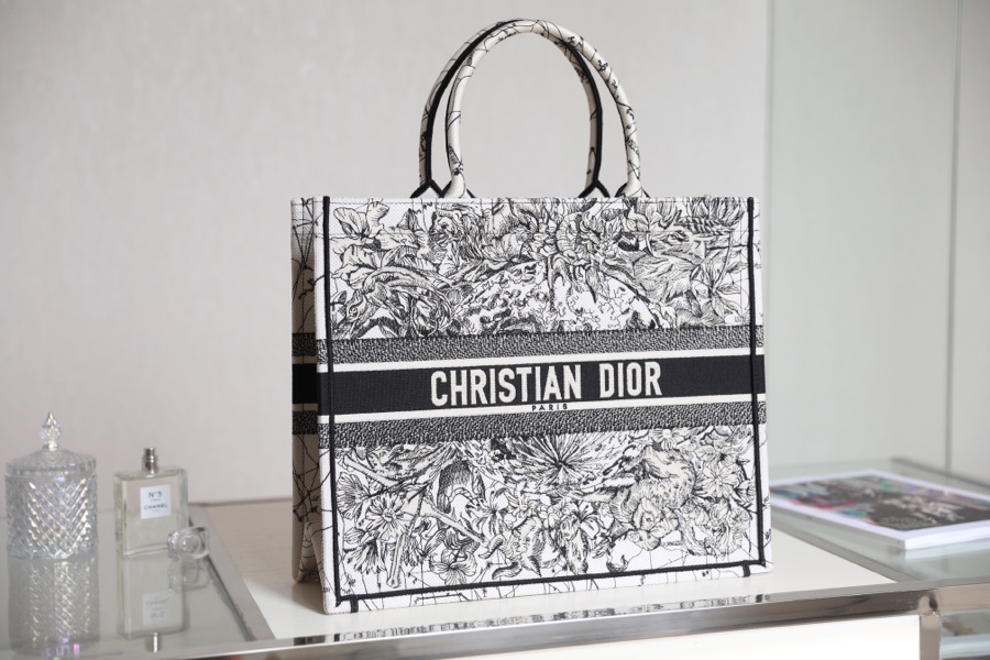 Replica Dior Book Tote Pink Toile De Jouy Embroidery - Image 9