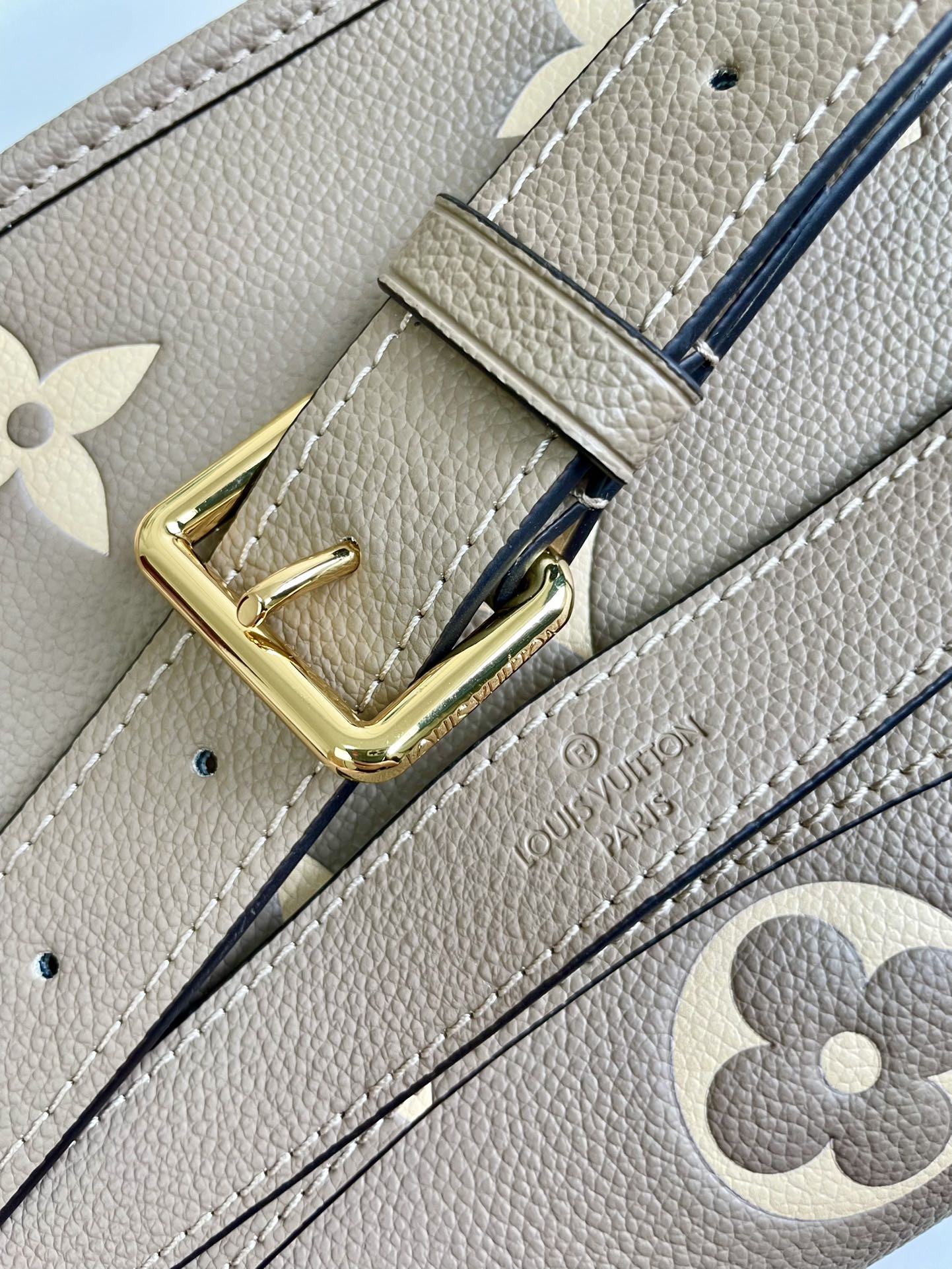 Replica Louis Vuitton Diane M46583 - Image 4