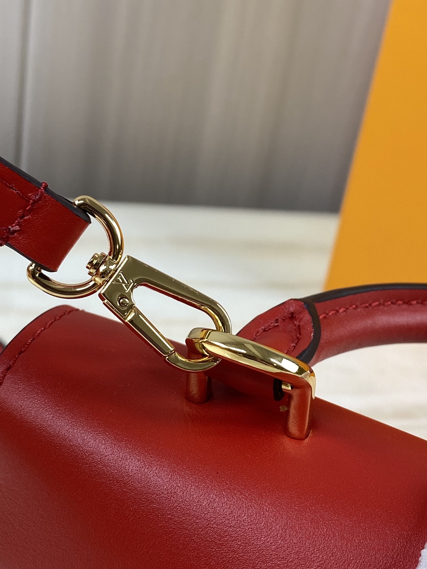 Replica Louis Vuitton Locky Bb M44322 - Image 6