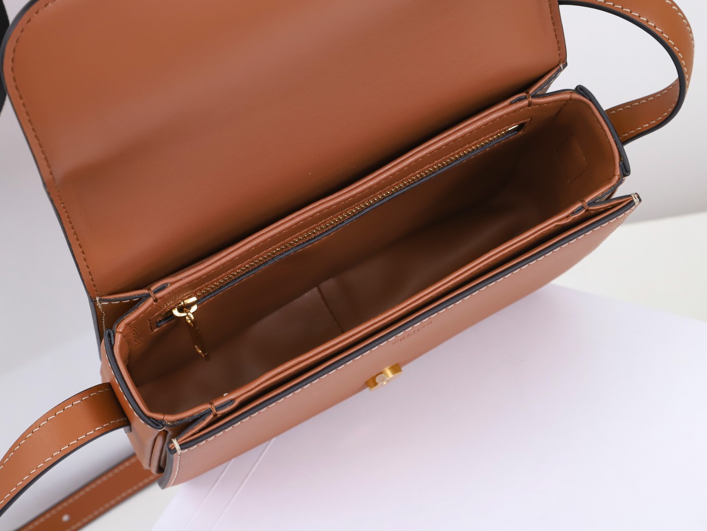 Replica Celine Classique Cuir Triomphe Bag In Natural Calf Skin - Image 2
