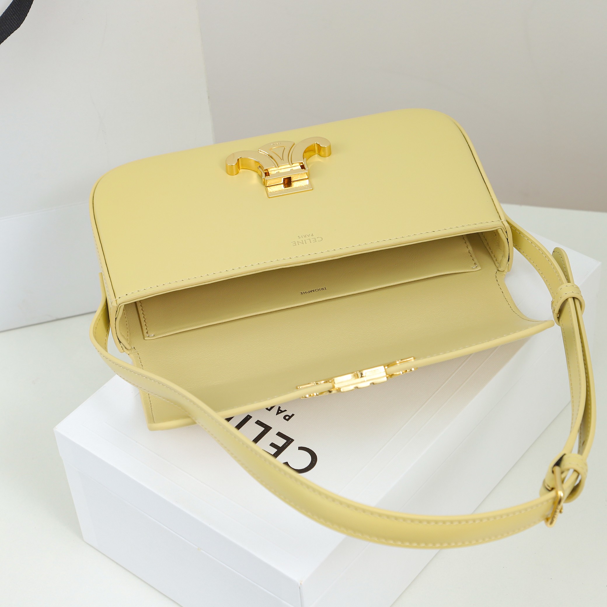 Replica Celine Shoulder Bag Triomphe In Shiny Calfskin Yellow - Image 9