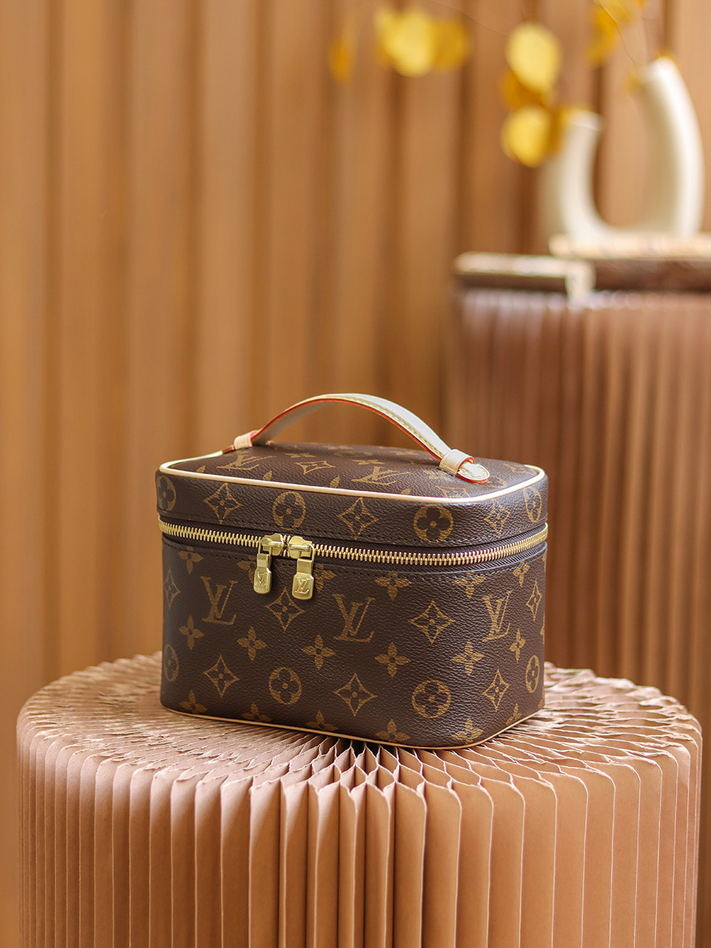 Replica Louis Vuitton Nice Mini Toiletry Pouch M44495 - Image 5