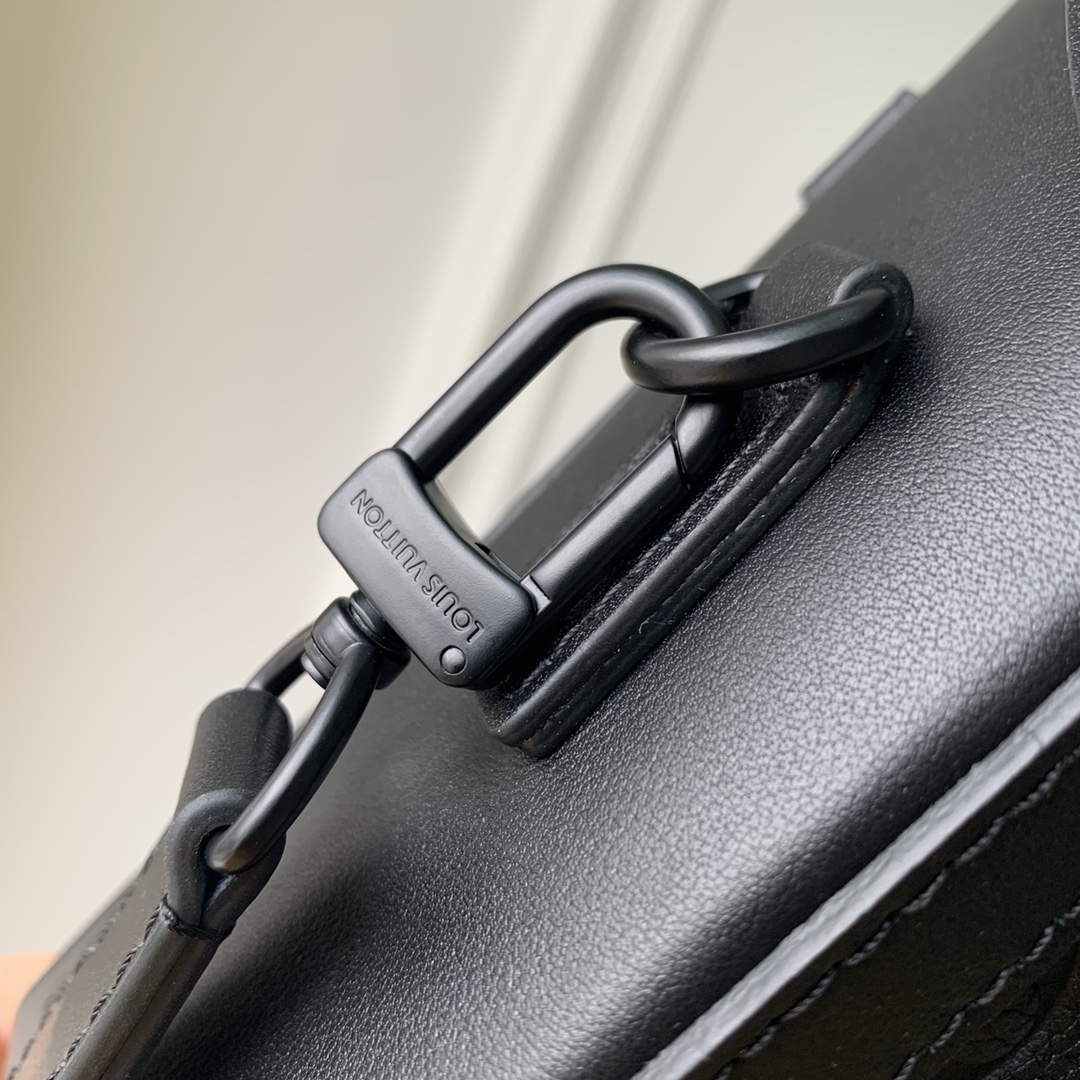 Replica Louis Vuitton Vertical Trunk Wearable Wallet M82070 - Image 3