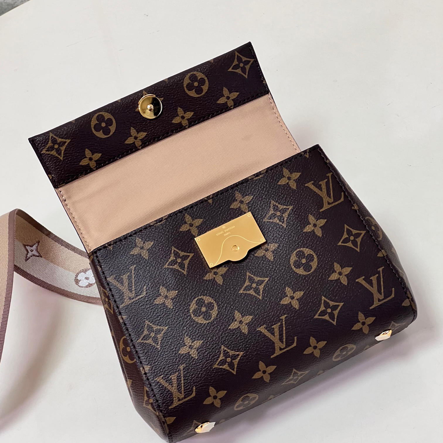 Replica Louis Vuitton Cluny Bb M46055 - Image 6