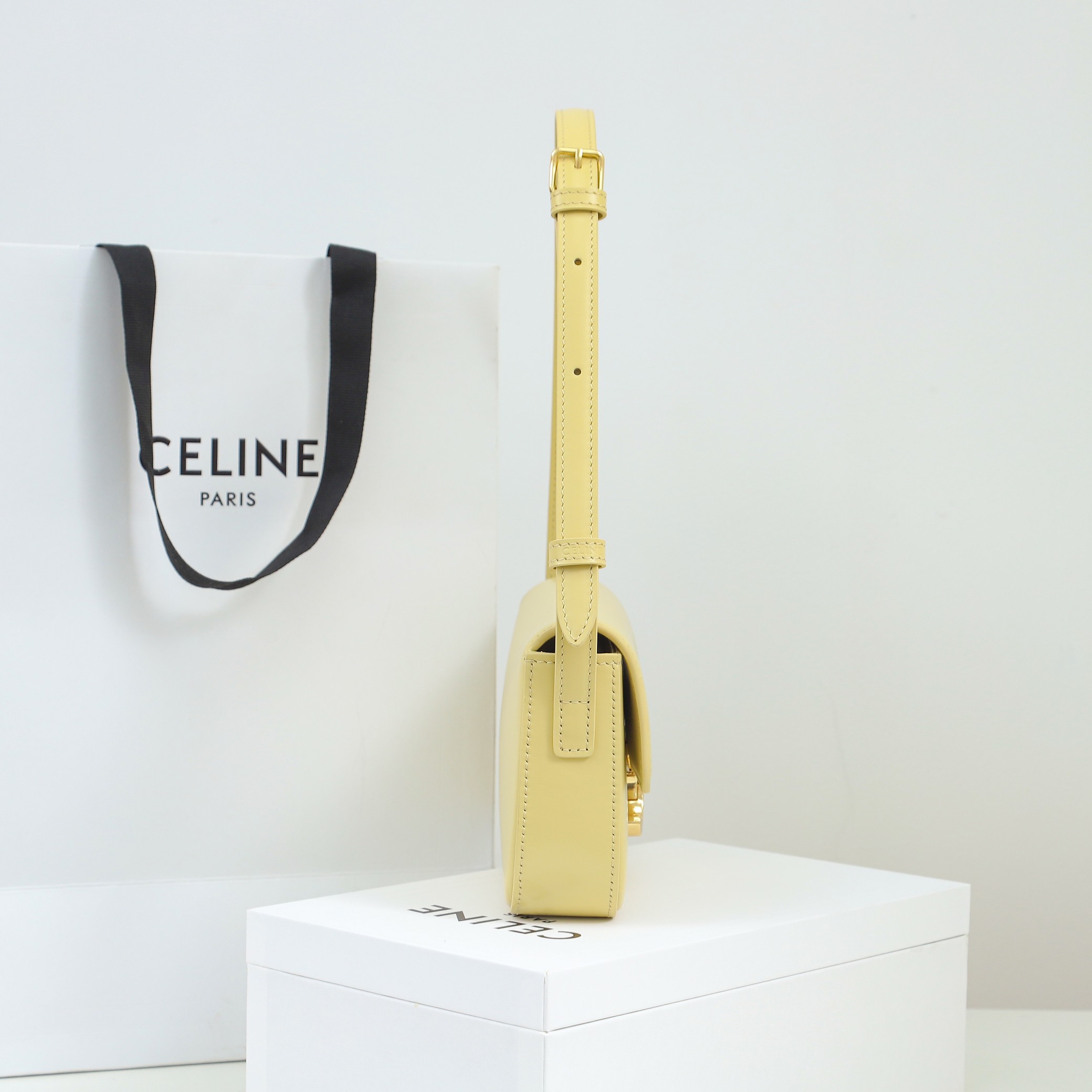 Replica Celine Shoulder Bag Triomphe In Shiny Calfskin Yellow - Image 7