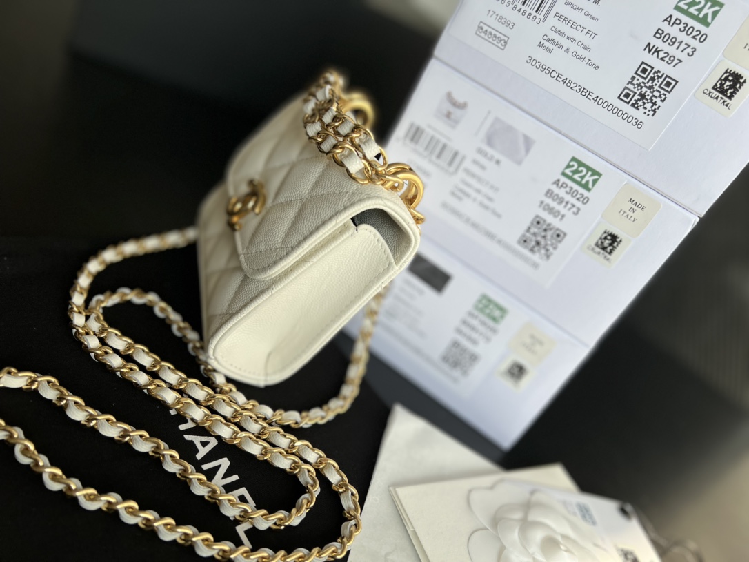 Replica Chanel Clutch With Chain - Image 7