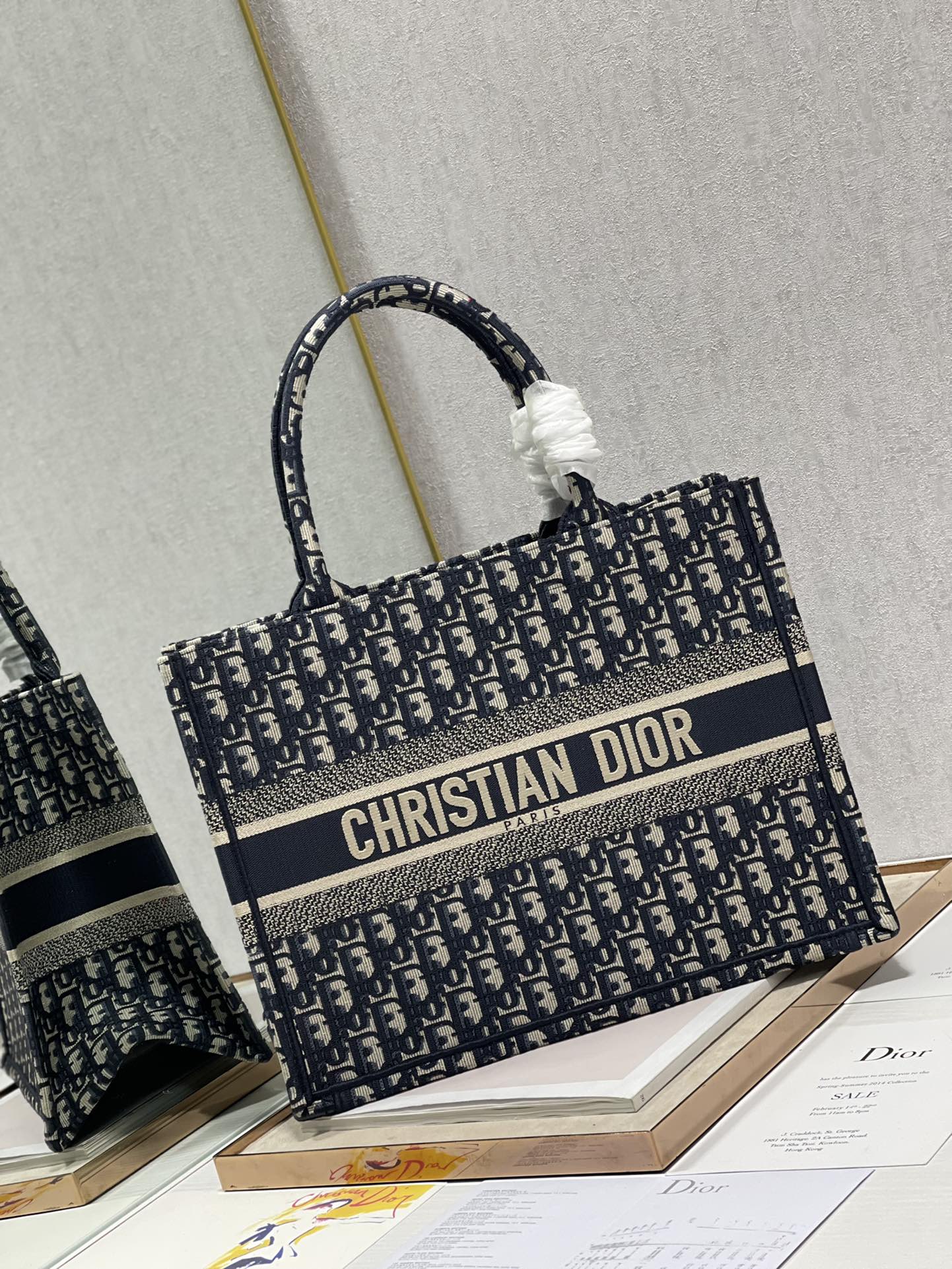 Replica Dior Book Tote Medium Dior Book Tote M1286Zriw_M928 - Image 8