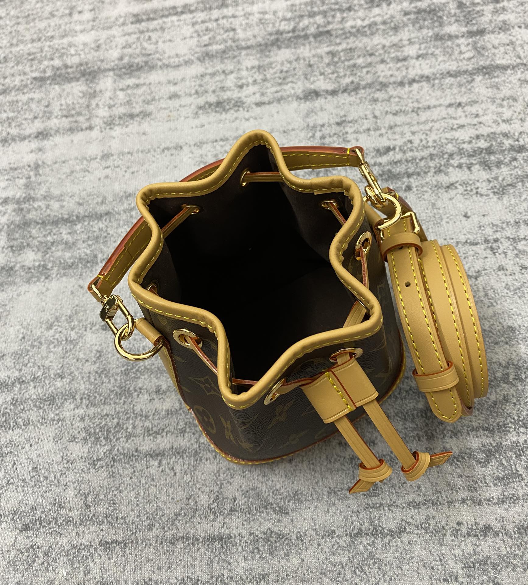 Replica Louis Vuitton Monogram Nano Noé M81266 - Image 9