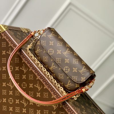 Replica Louis Vuitton Wallet On Chain Ivy M81911
