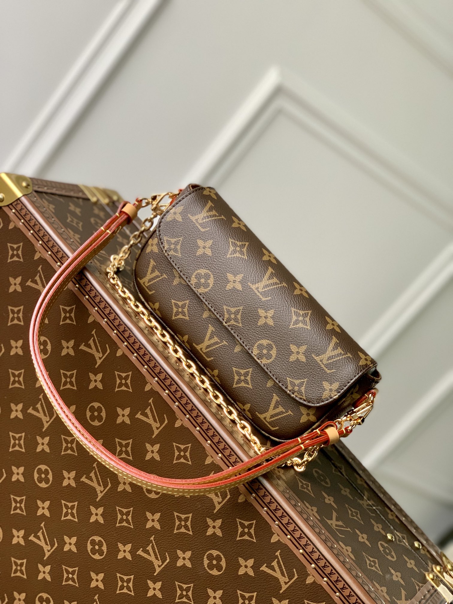 Replica Louis Vuitton Wallet On Chain Ivy M81911