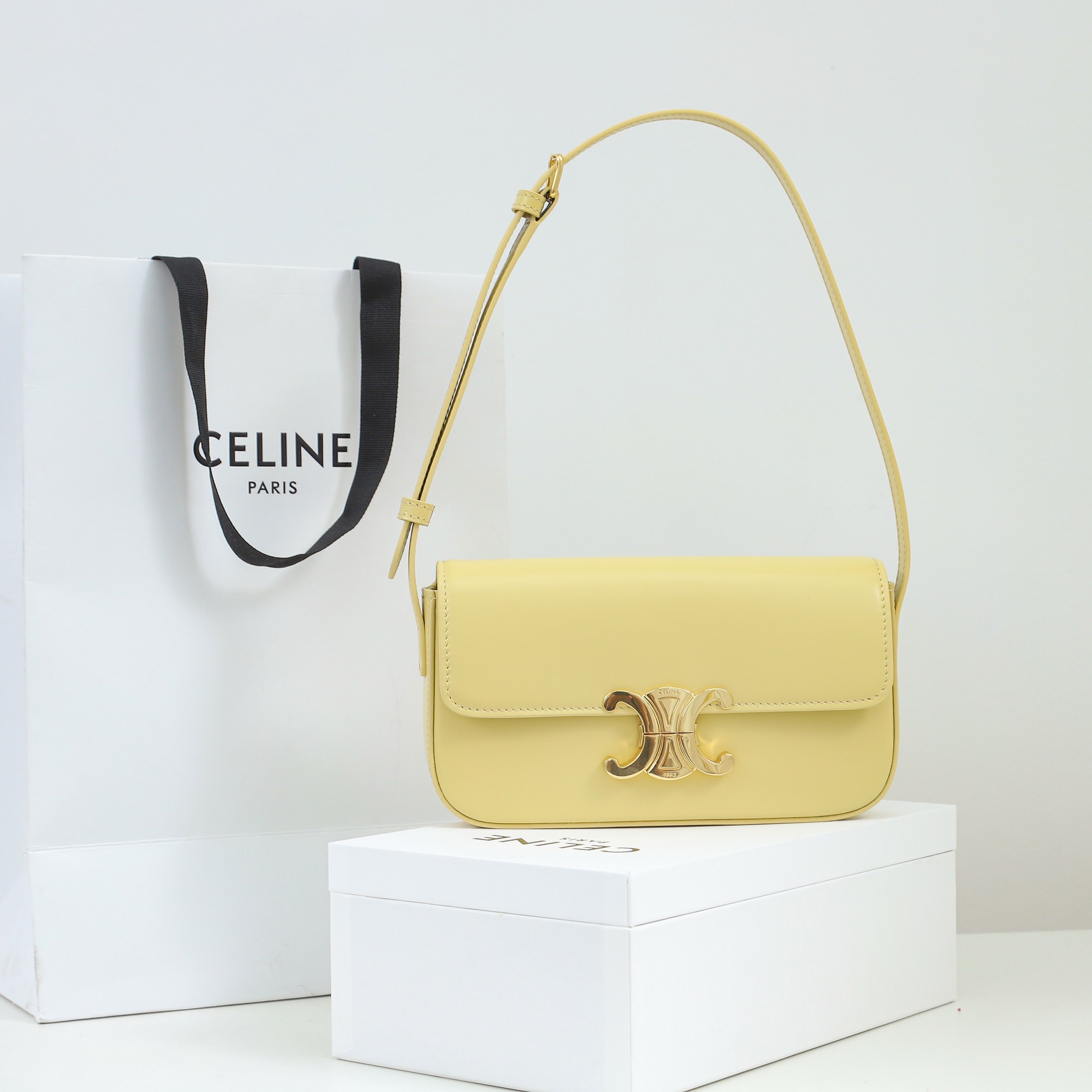 Replica Celine Shoulder Bag Triomphe In Shiny Calfskin Yellow