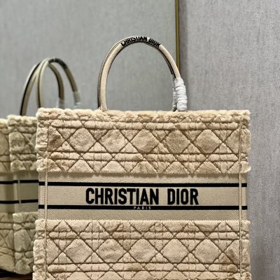 Replica Dior Book Tote Large Beige Cannage Shearling M1286Zmbu_M918