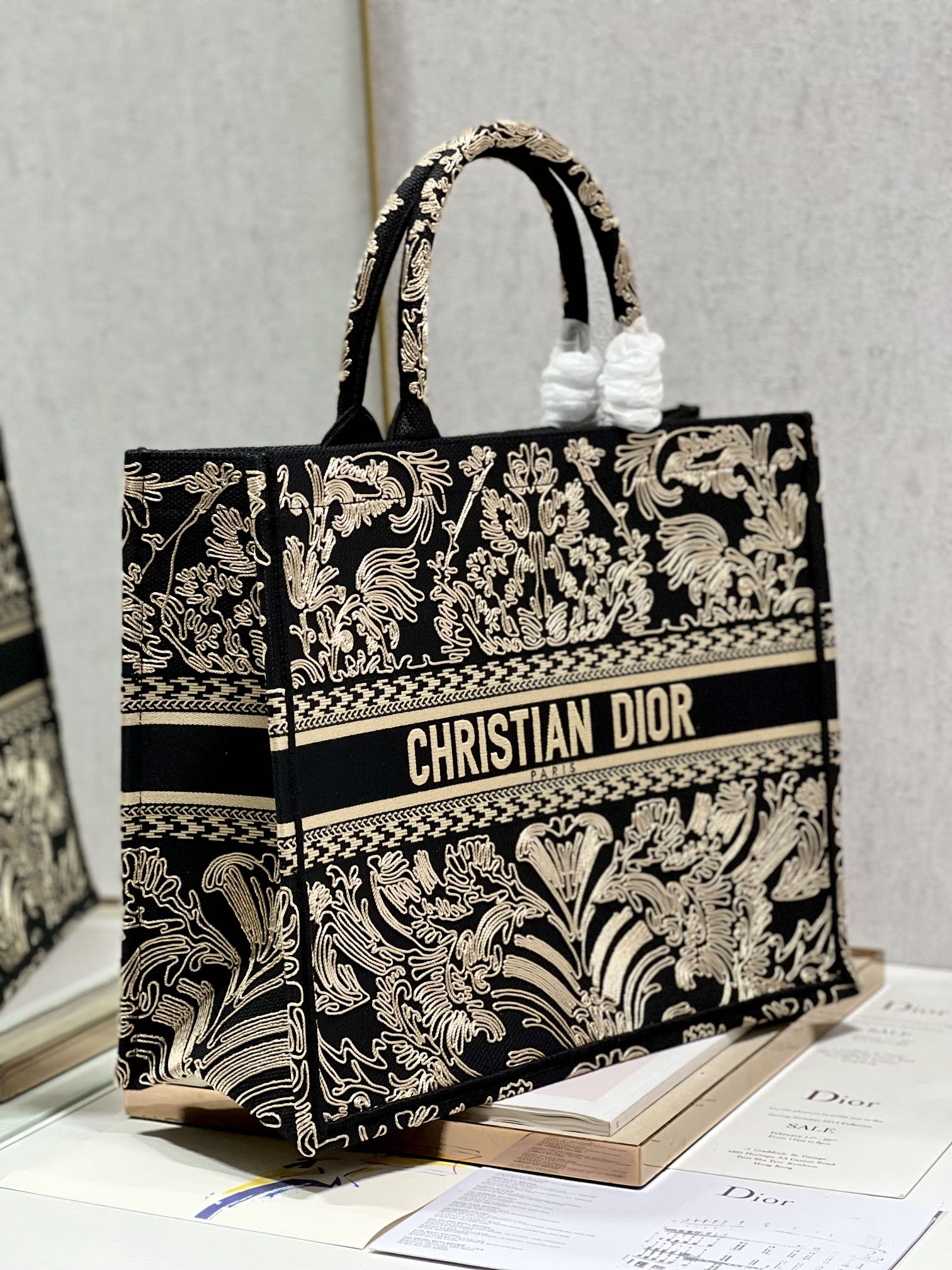 Replica Dior Book Tote Large Black And White Ornamental Cornely-Effect Embroidery M1286Zmdr_M03C - Image 8