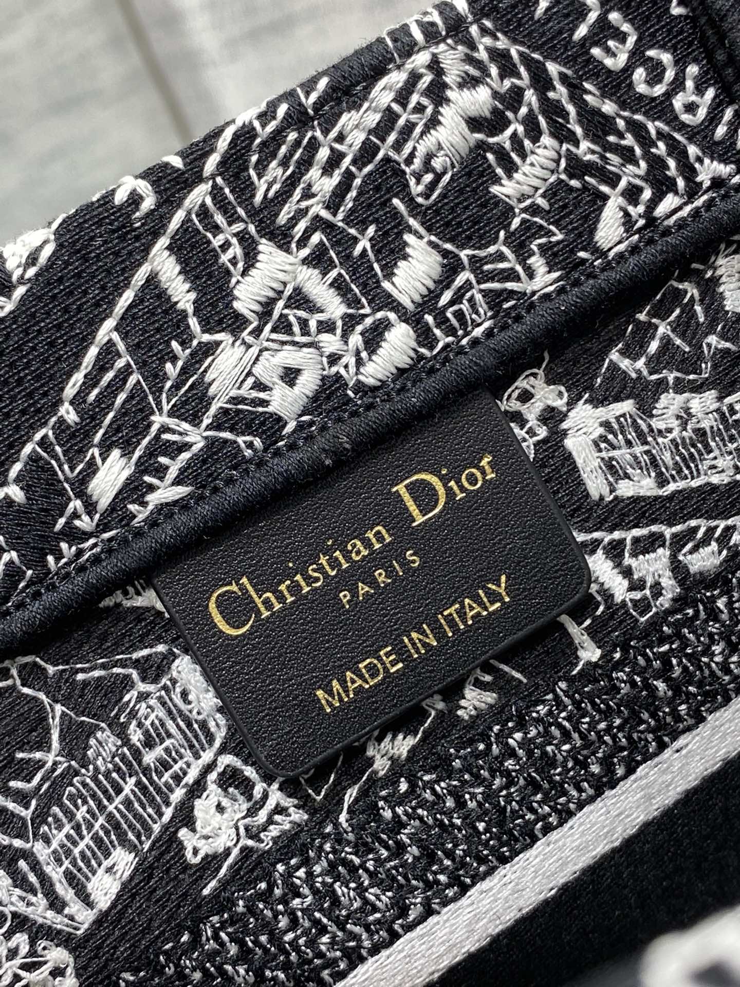 Replica Dior Book Tote Large Black And White Plan De Paris Embroidery M1265Zomp_M993 - Image 2