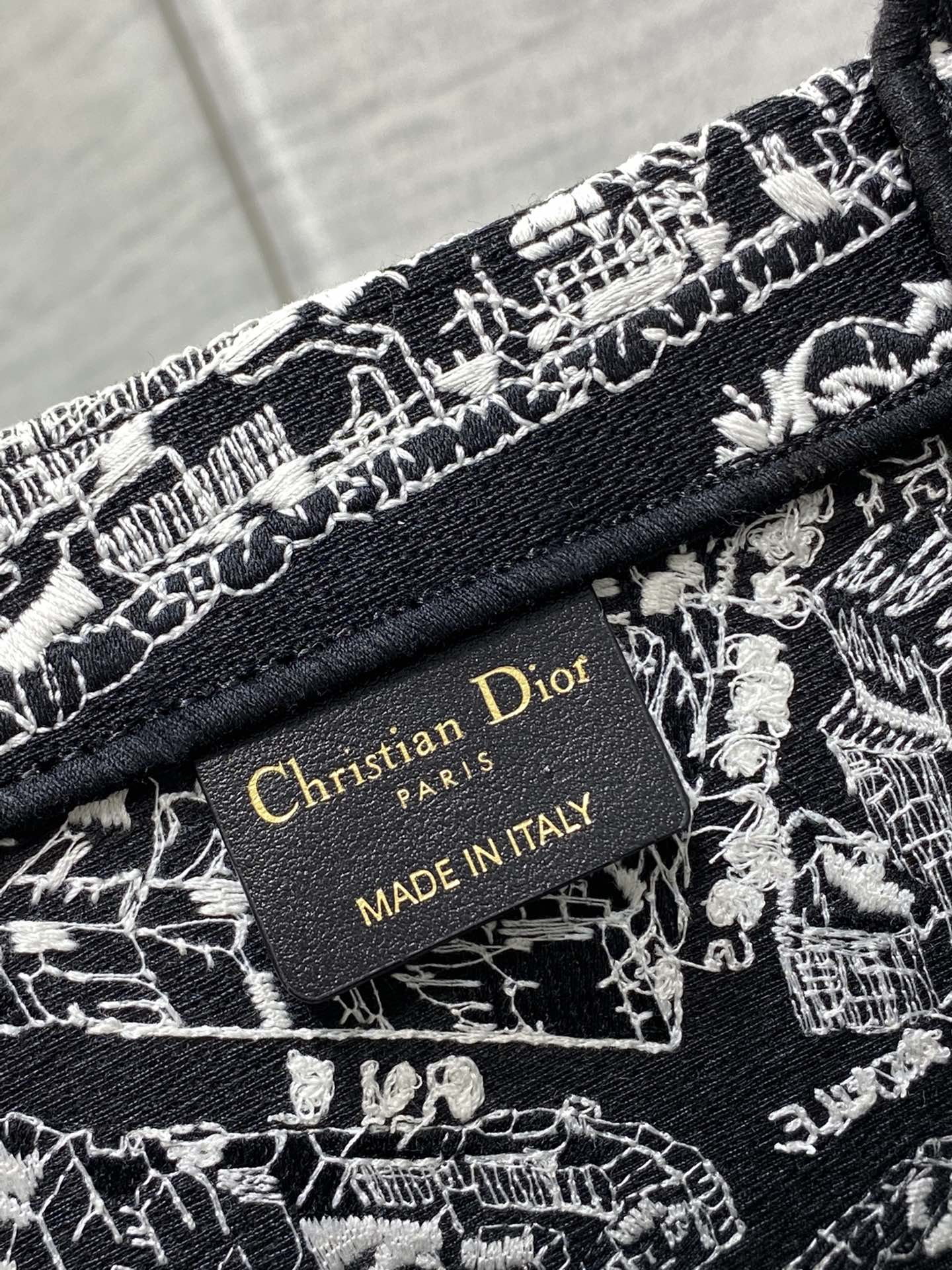 Replica Dior Book Tote Large Black And White Plan De Paris Embroidery M1296Zomp_M993 - Image 3