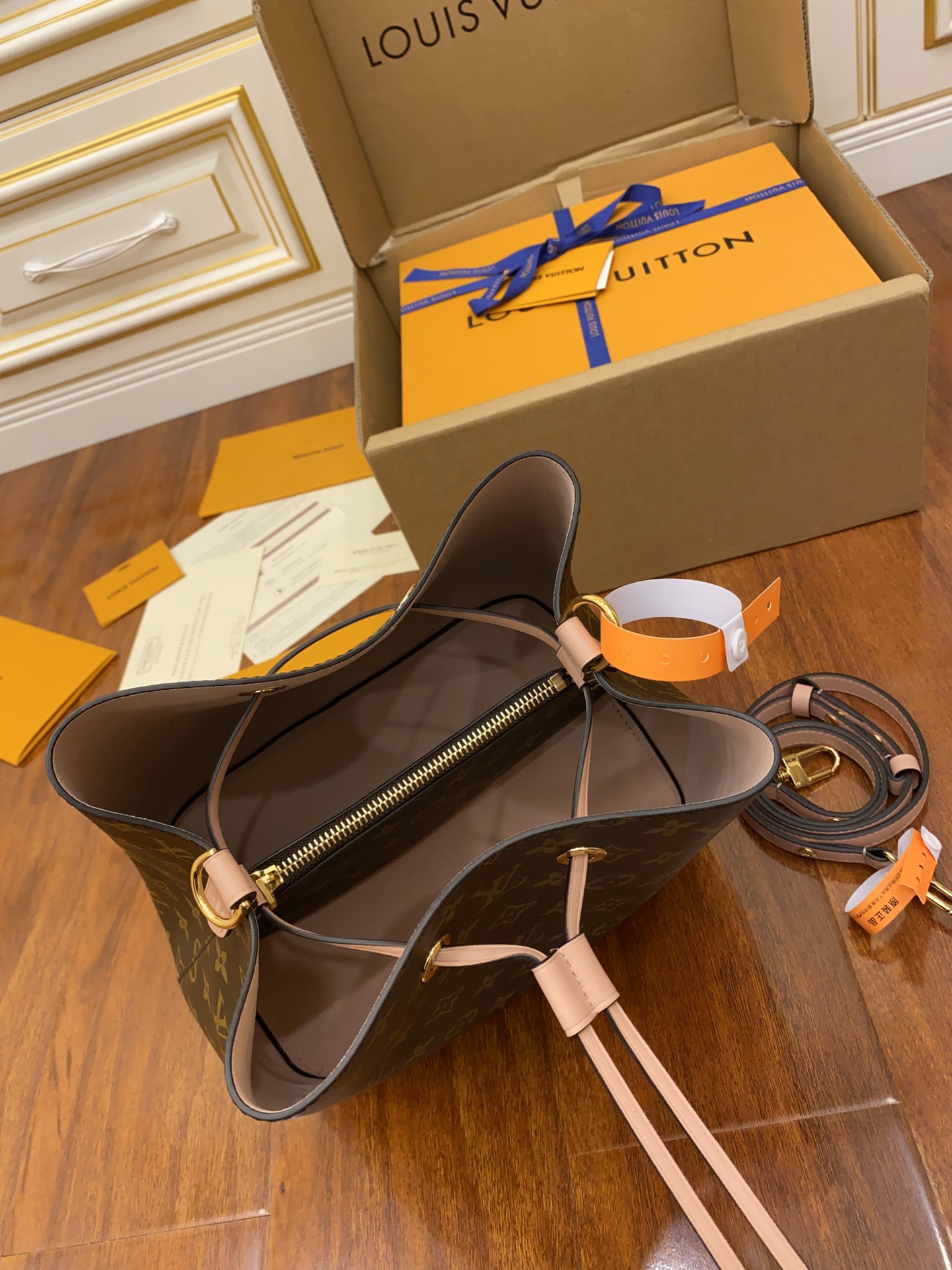 Replica Louis Vuitton Neonoe Mm M44022 - Image 5