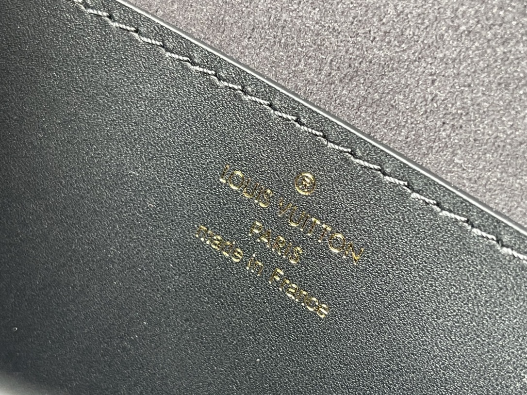 Replica Louis Vuitton Tilsitt M46548 - Image 3