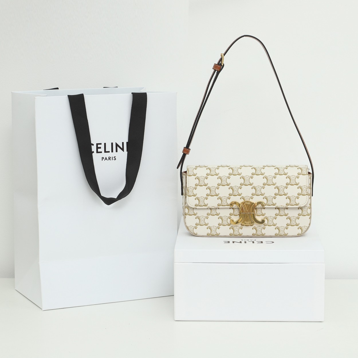 Replica Celine Classique Triomphe Bag