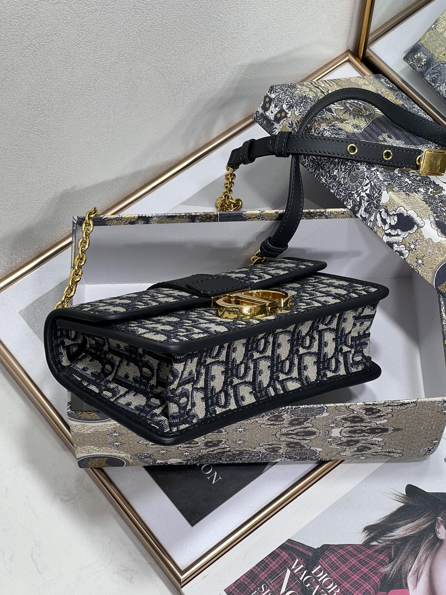 Replica Dior 30 Montaigne Bag Blue Dior Oblique Jacquard M9208Utzq_M928 - Image 9