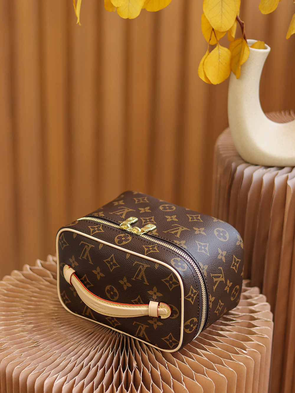Replica Louis Vuitton Nice Mini Toiletry Pouch M44495 - Image 3