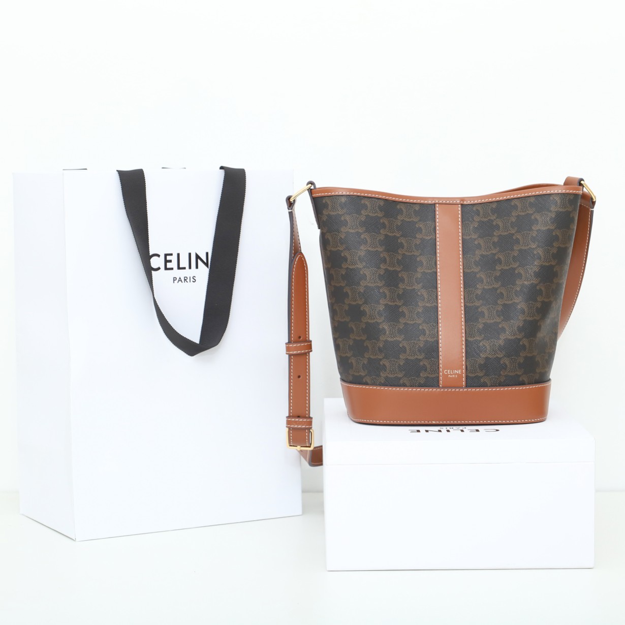 Replica Celine Medium Bucket In Triomphe - Image 3