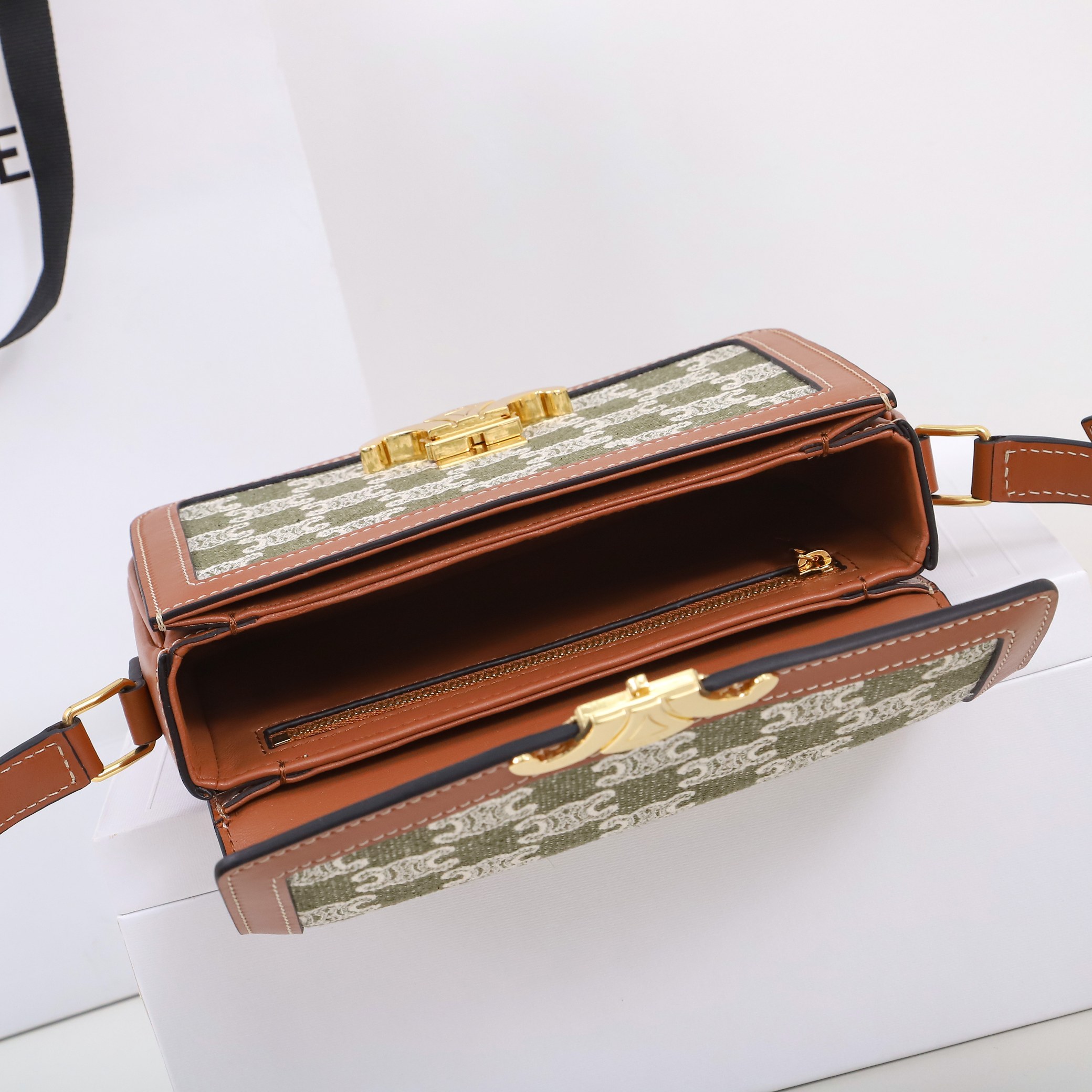 Replica Celine Classique Triomphe Bag - Image 4