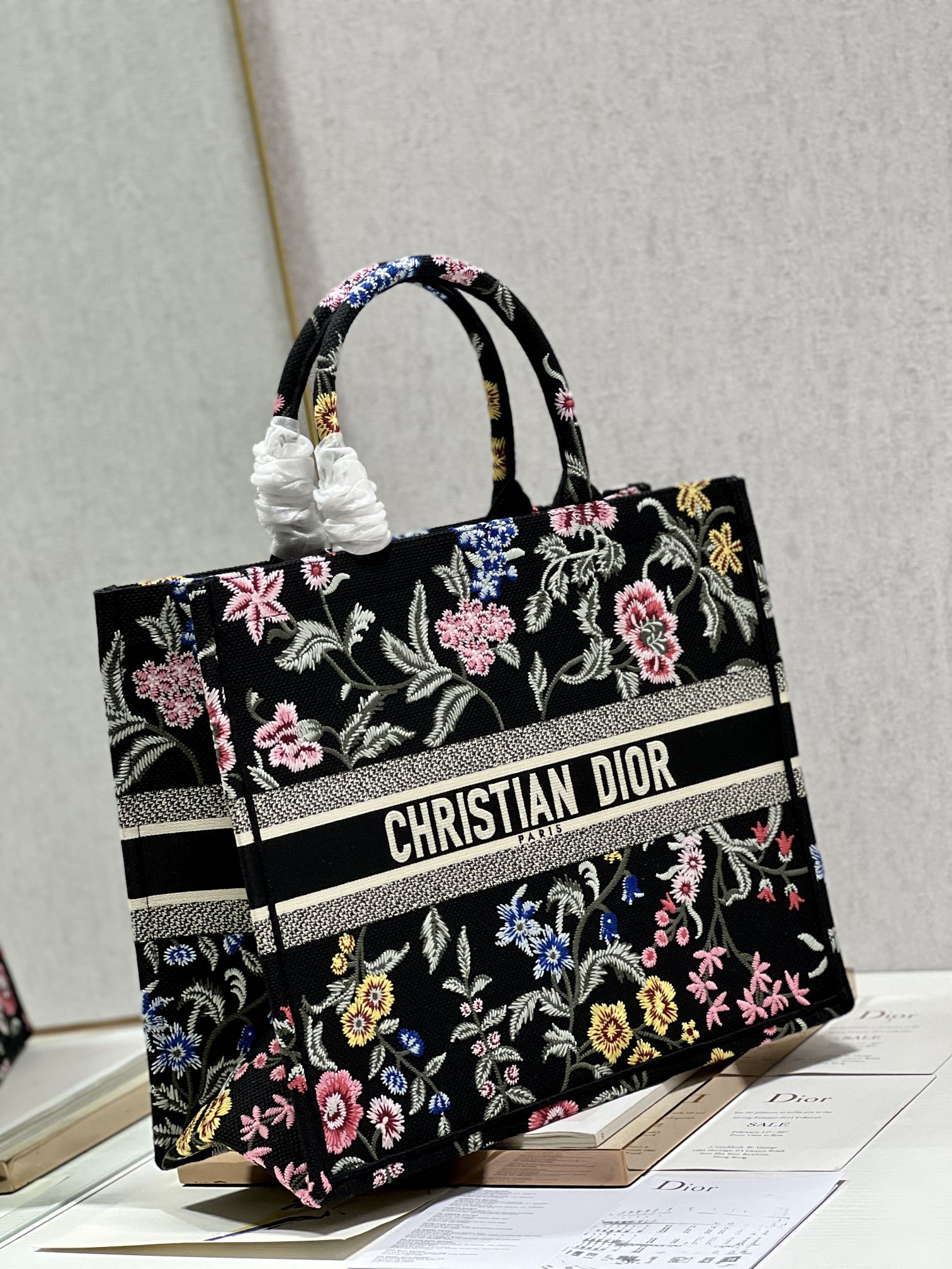 Replica Dior Book Tote Large Black Multicolor Dior Petites Fleurs Embroidery M1286Zeau_M911 - Image 9