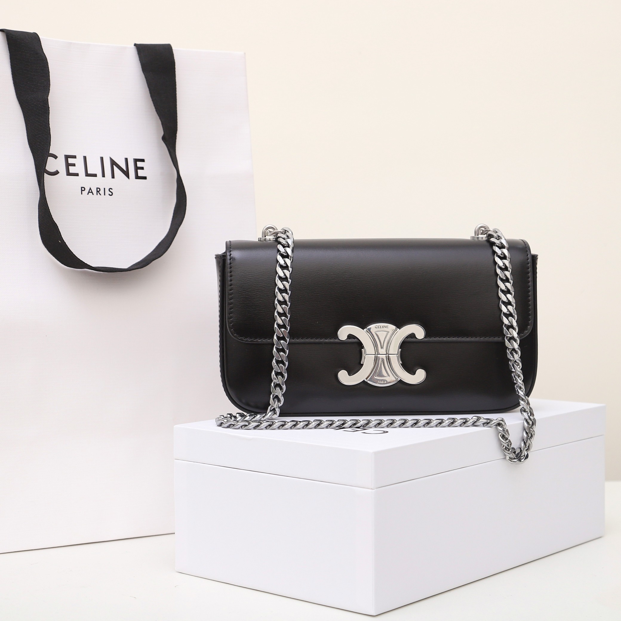 Replica Celine Chain Shoulder Bag Triomphe In Shiny Calfskin Sliver