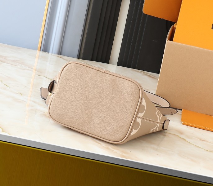 Such a cute Monogram Empreinte All In BB M13480 Gray - Image 4