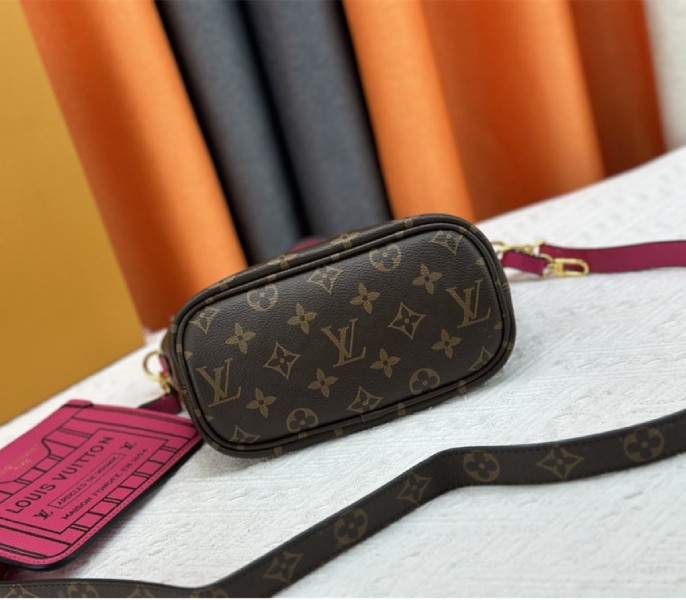 Louis Vuitton Neverfull Bandouliere Inside Out BB Tote In Monogram Canvas And Rose Pondichery Leather - Image 5