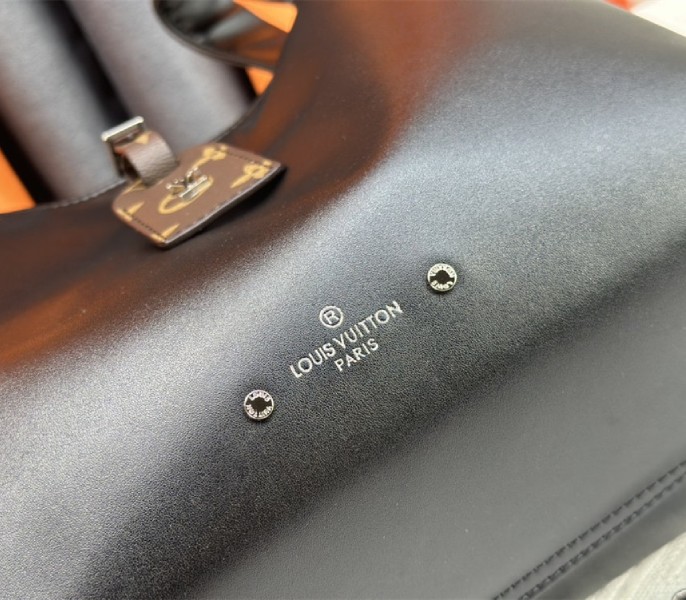 Louis Vuitton Atlantis Vibe MM In Black - Image 8