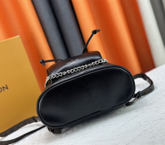 Louis Vuitton Montsouris Vibe PM In Black - Image 5