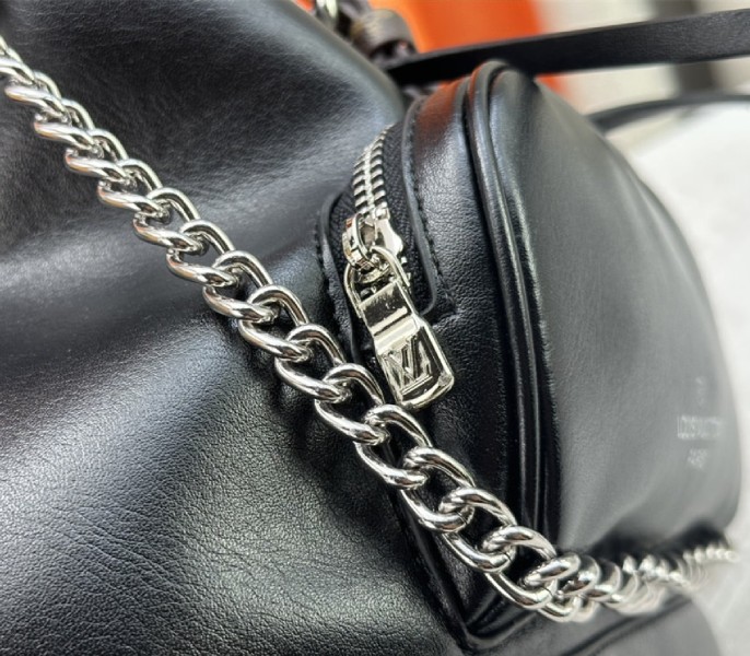 Louis Vuitton Montsouris Vibe PM In Black - Image 6