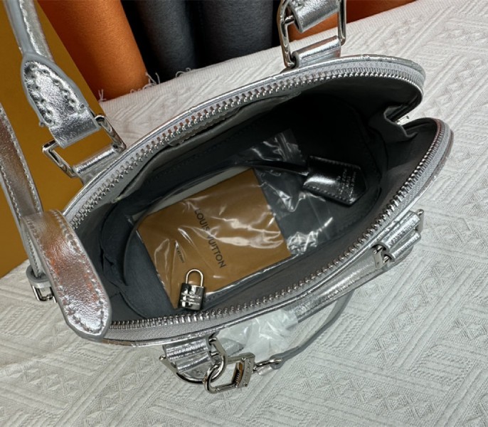 Louis Vuitton Other Monogram Canvas Alma BB - Image 5