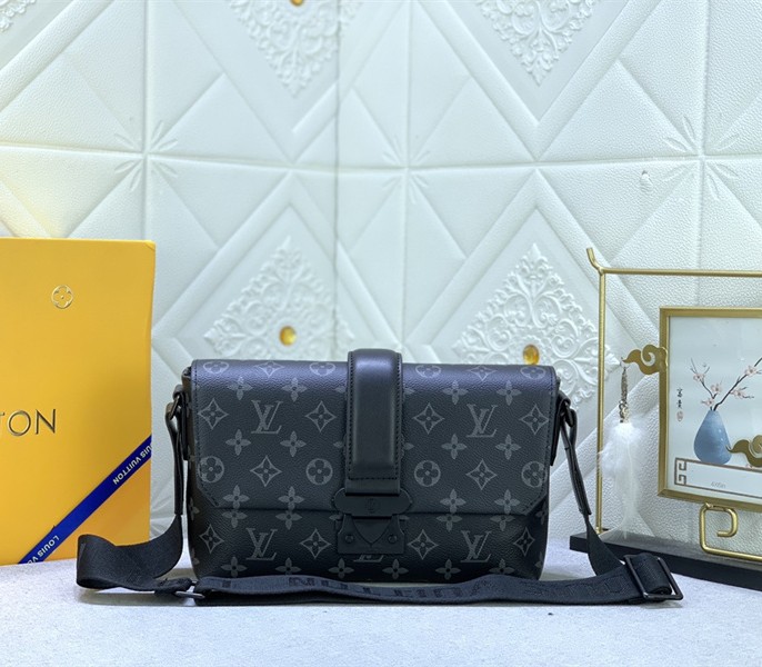 Monogram Eclipse S-Cape Messenger