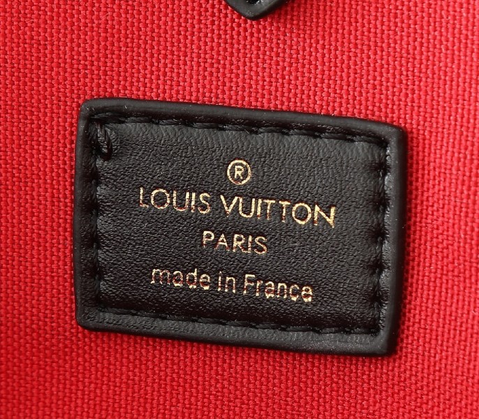 Monogram Reverse Canvas OnTheGo Voyage - Image 6