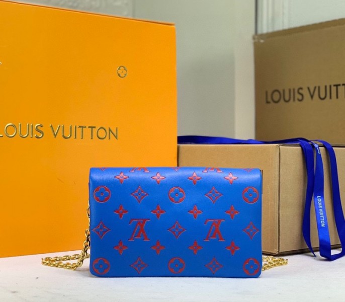 Louis Vuitton Coussin Pochette In Blue And Red - Image 4