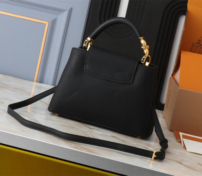 Louis Vuitton Capucines BB Handbag In Black - Image 2