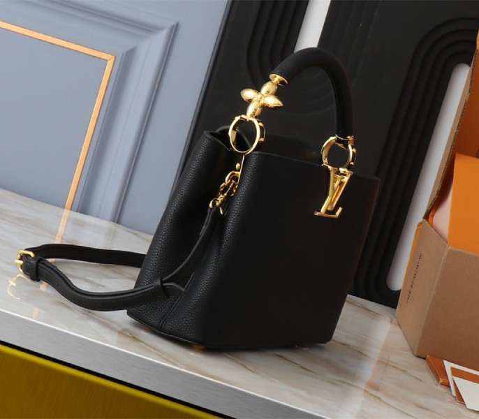 Louis Vuitton Capucines BB Handbag In Black - Image 3