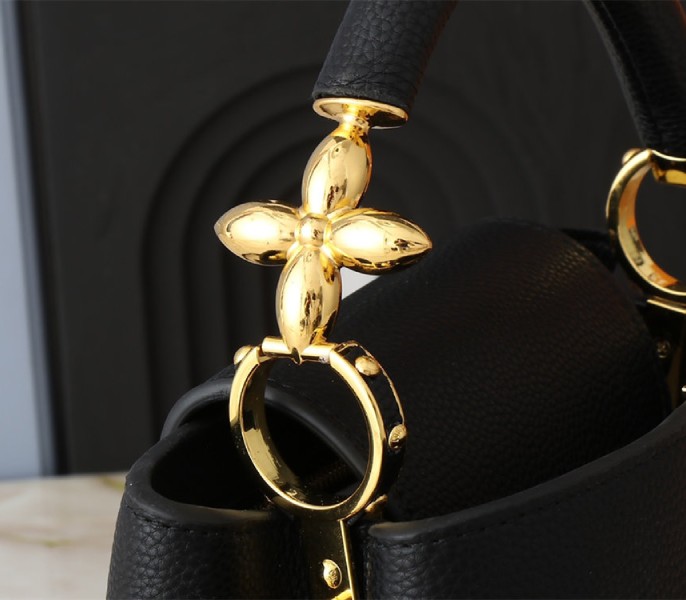 Louis Vuitton Capucines BB Handbag In Black - Image 7