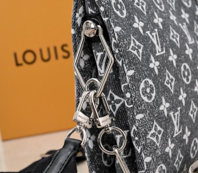 Louis Vuitton Jacquard Denim Coussin PM Bag In Black - Image 9