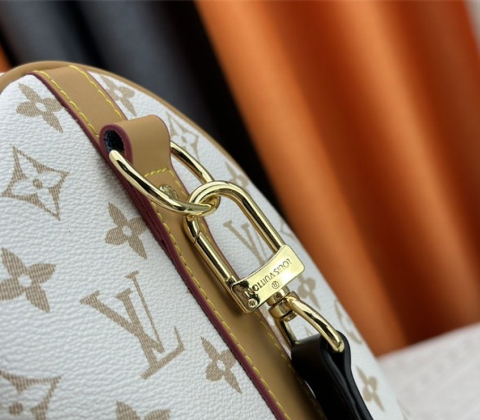Louis Vuitton Monogram Dune Keepall Bandouliere 45 Travel Bag - Image 9