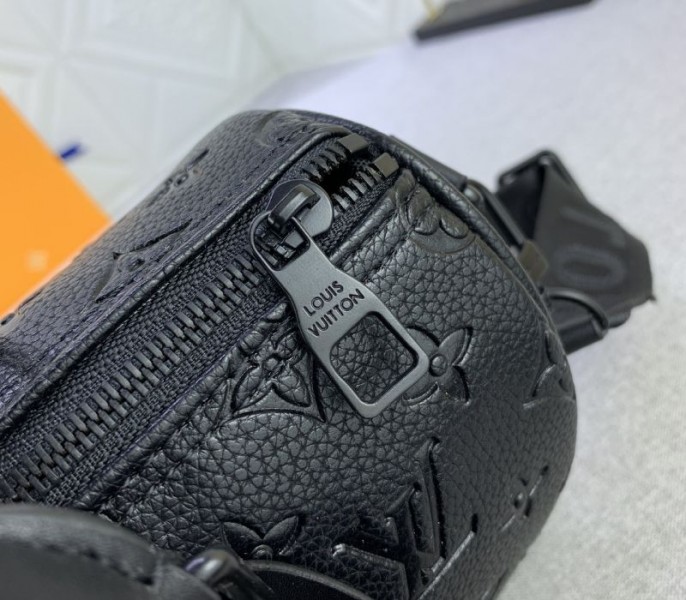 Louis Vuitton Taurillon Monogram Leather Keepall Bandouliere 25 In Black - Image 7